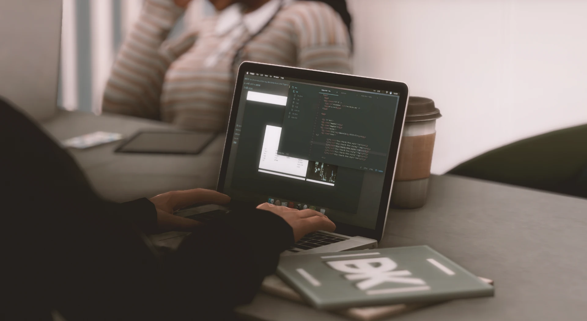 Иллюстрация к примеру: как LLM предлагает «чинить» моды The Sims 4 вне игры